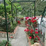 Casa Palazzo A Mare كابري