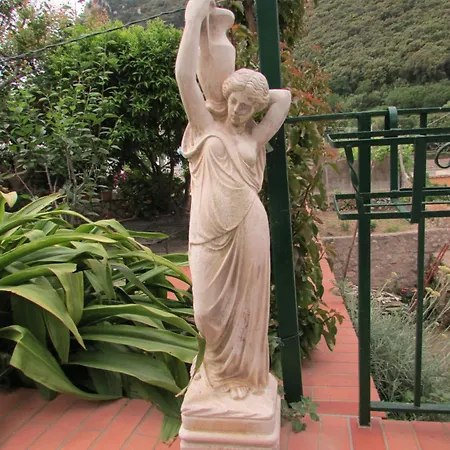 Palazzo A Mare לינה וארוחת בוקר 2*