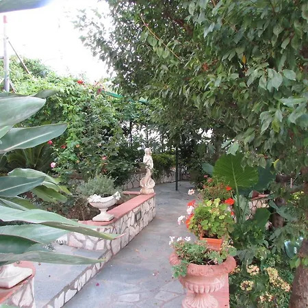 Palazzo A Mare לינה וארוחת בוקר
