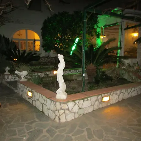 Palazzo A Mare לינה וארוחת בוקר קאפרי